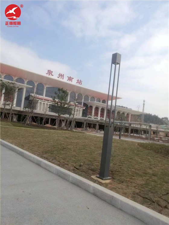 现代简约庭院灯工程案例